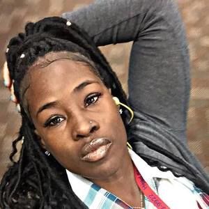 Meet your Posher, Stacy